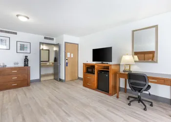 Best Western Plus El Paso Airport Hotel & Conference Center hotel thumbnail 6