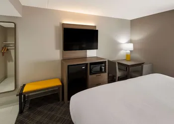 Comfort Inn & Suites Fishers - Indianapolis hotel thumbnail 6