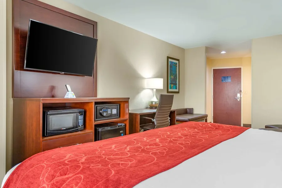 Comfort Suites Savannah Gateway I-95 hotel detail image 6