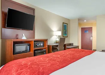 Comfort Suites Savannah Gateway I-95 hotel thumbnail 6