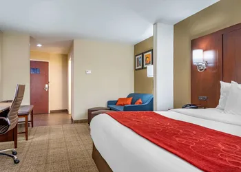 Comfort Suites Savannah Gateway I-95 hotel thumbnail 7