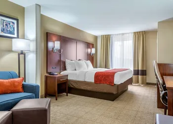 Comfort Suites Savannah Gateway I-95 hotel thumbnail 8