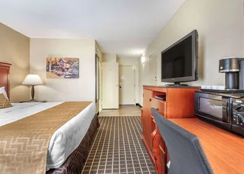 Best Western Plus Bridgeport Inn hotel thumbnail 6