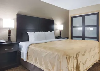 Quality Inn Magnolia hotel thumbnail 8