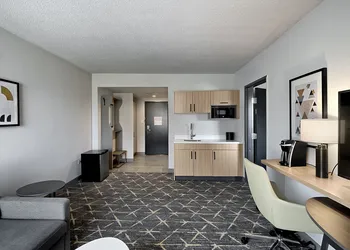Holiday Inn & Suites Chicago - Downtown by IHG hotel thumbnail 8