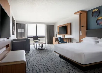 Houston Marriott South at Hobby Airport hotel thumbnail 6