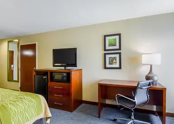 Comfort Inn Woodstock Shenandoah hotel thumbnail 8