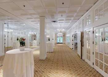 Simsbury Inn hotel thumbnail 2