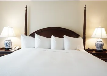 Simsbury Inn hotel thumbnail 4