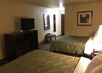 Quality Inn & Suites Terrell hotel thumbnail 7