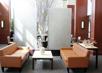 DoubleTree by Hilton Hotel Boston Bayside hotel thumbnail 2