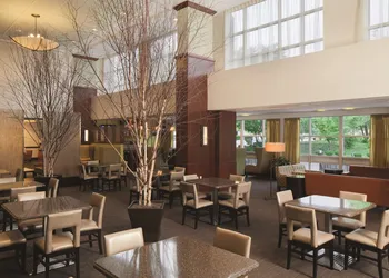 DoubleTree by Hilton Hotel Boston Bayside hotel thumbnail 3