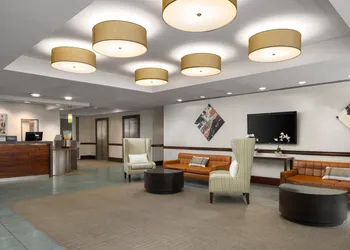DoubleTree by Hilton Hotel Boston Bayside hotel thumbnail 4