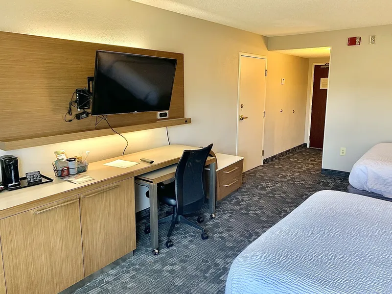Courtyard by Marriott Harrisonburg hotel detail image 6