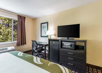 Quality Inn Huntersville near Lake Norman hotel thumbnail 8