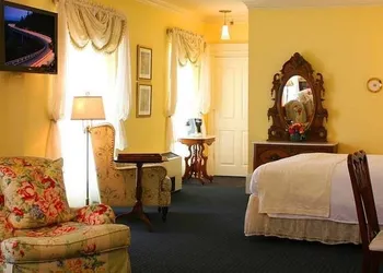 The Martha Washington Inn And Spa hotel thumbnail 8