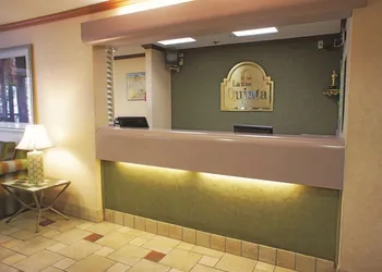La Quinta Inn & Suites by Wyndham El Paso West Bartlett hotel thumbnail 3