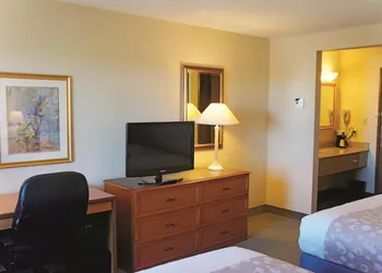La Quinta Inn & Suites by Wyndham El Paso West Bartlett hotel thumbnail 6