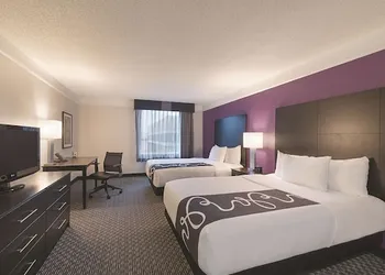 La Quinta Inn & Suites by Wyndham Austin Round Rock hotel thumbnail 8