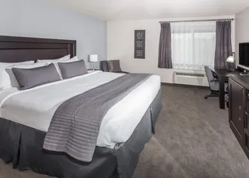 Baymont by Wyndham Glenview hotel thumbnail 8