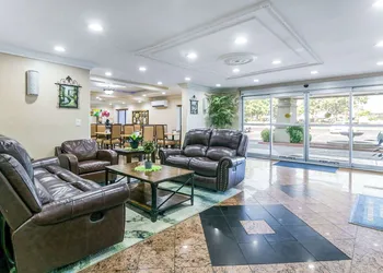 Quality Inn & Suites hotel thumbnail 3