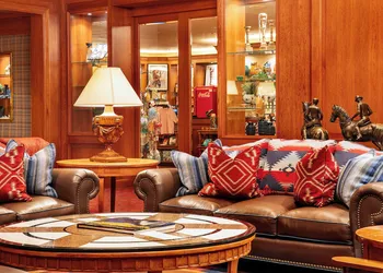 Little America Cheyenne hotel thumbnail 4