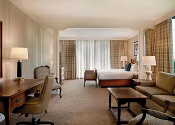 Little America Cheyenne hotel thumbnail 5