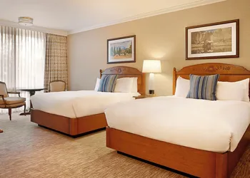 Little America Cheyenne hotel thumbnail 8