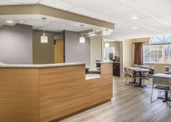 Microtel Inn & Suites by Wyndham Florence hotel thumbnail 2