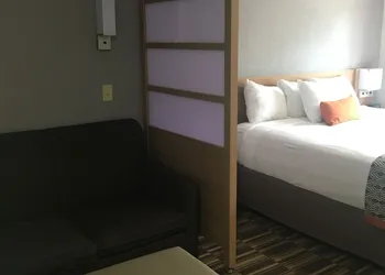 Microtel Inn & Suites by Wyndham Florence hotel thumbnail 3