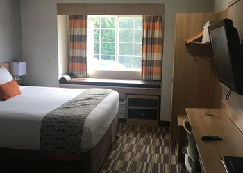 Microtel Inn & Suites by Wyndham Florence hotel thumbnail 4