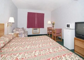 Days Inn by Wyndham Moosic hotel thumbnail 4