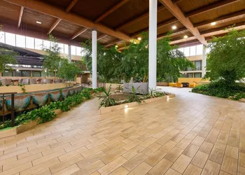 Wyndham Garden Romulus Detroit Metro Airport hotel thumbnail 5