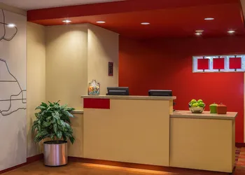 Sonesta Simply Suites Phoenix Scottsdale hotel thumbnail 2