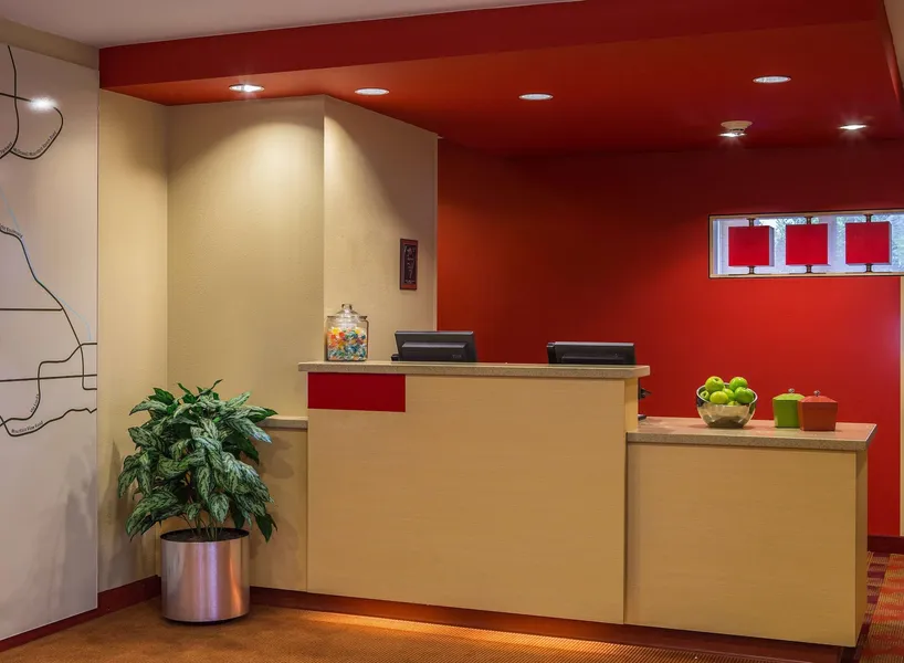 Sonesta Simply Suites Phoenix Scottsdale hotel detail image 2