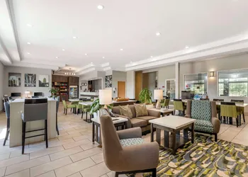 Best Western Plus Des Moines West Inn & Suites hotel thumbnail 2