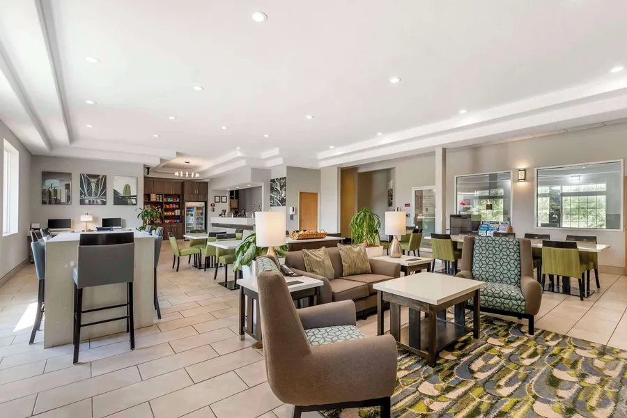 Best Western Plus Des Moines West Inn & Suites hotel detail image 2