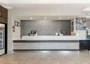 Best Western Plus Des Moines West Inn & Suites hotel thumbnail 3