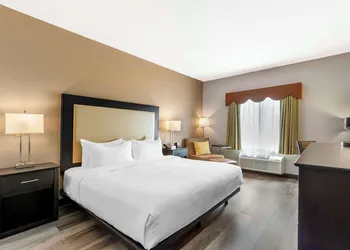 Best Western Plus Des Moines West Inn & Suites hotel thumbnail 8