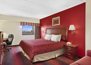 Ramada by Wyndham East Orange hotel thumbnail 7