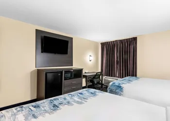 Americas Best Value Inn McMinnville hotel thumbnail 6