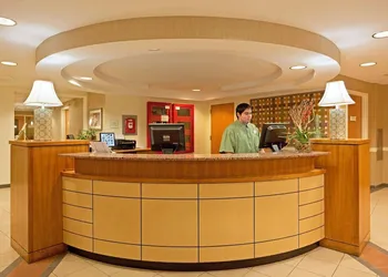 La Quinta Inn & Suites by Wyndham Boston Somerville hotel thumbnail 3