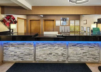 Quality Inn & Suites Davenport near I-80 hotel thumbnail 3