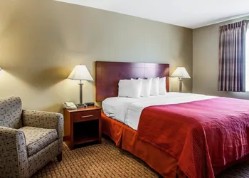Quality Inn & Suites Davenport near I-80 hotel thumbnail 4