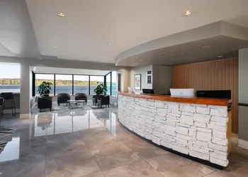 Anchor Inn & Suites, BW Signature Collection hotel thumbnail 6