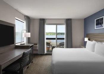 Anchor Inn & Suites, BW Signature Collection hotel thumbnail 8