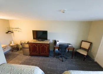Queen City Inn hotel thumbnail 5