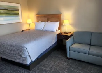 Queen City Inn hotel thumbnail 6