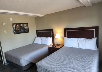 Queen City Inn hotel thumbnail 7