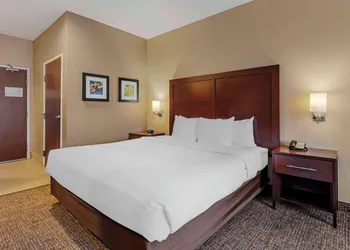 Comfort Inn Lathrop - Stockton Airport hotel thumbnail 5